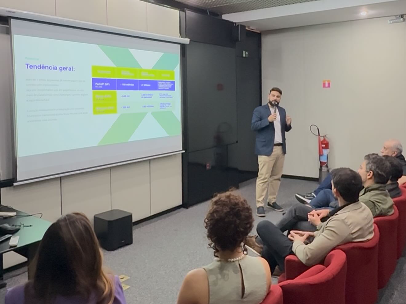 Disponível em threads