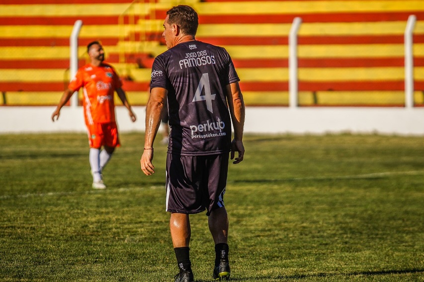 Disponível no Instagram